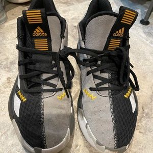 Adidas Kids Basketball High Top sneaker